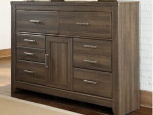 Juararo Dresser